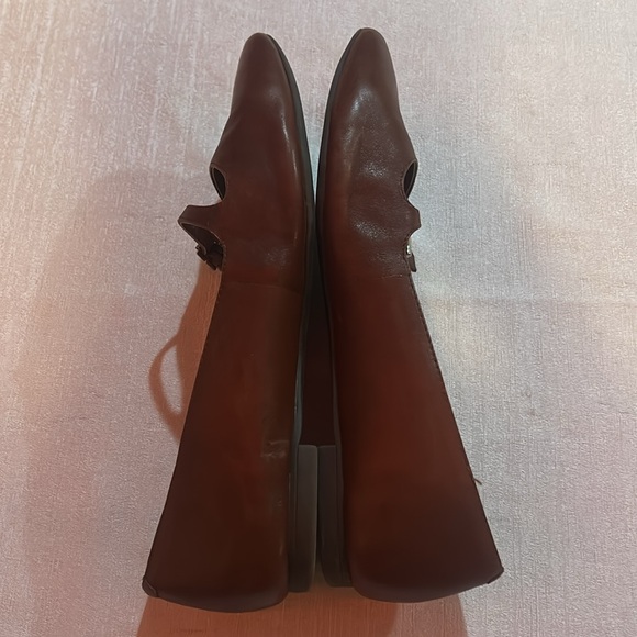 Vionic ’Delilah’ Styled Women’s Mocha Brown Colored Flats w/ Slim Strap Size 9.5 - Picture 8 of 11